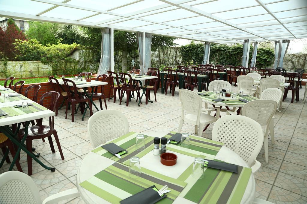Hotel Restaurant Maison Blanche Rungis Kültér fotó