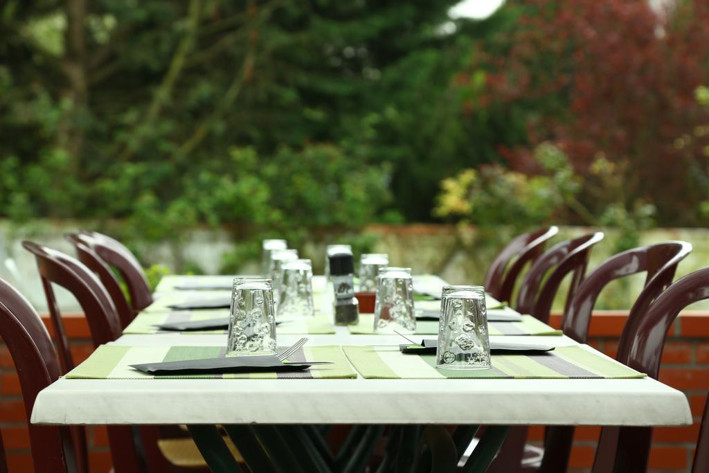 Hotel Restaurant Maison Blanche Rungis Kültér fotó