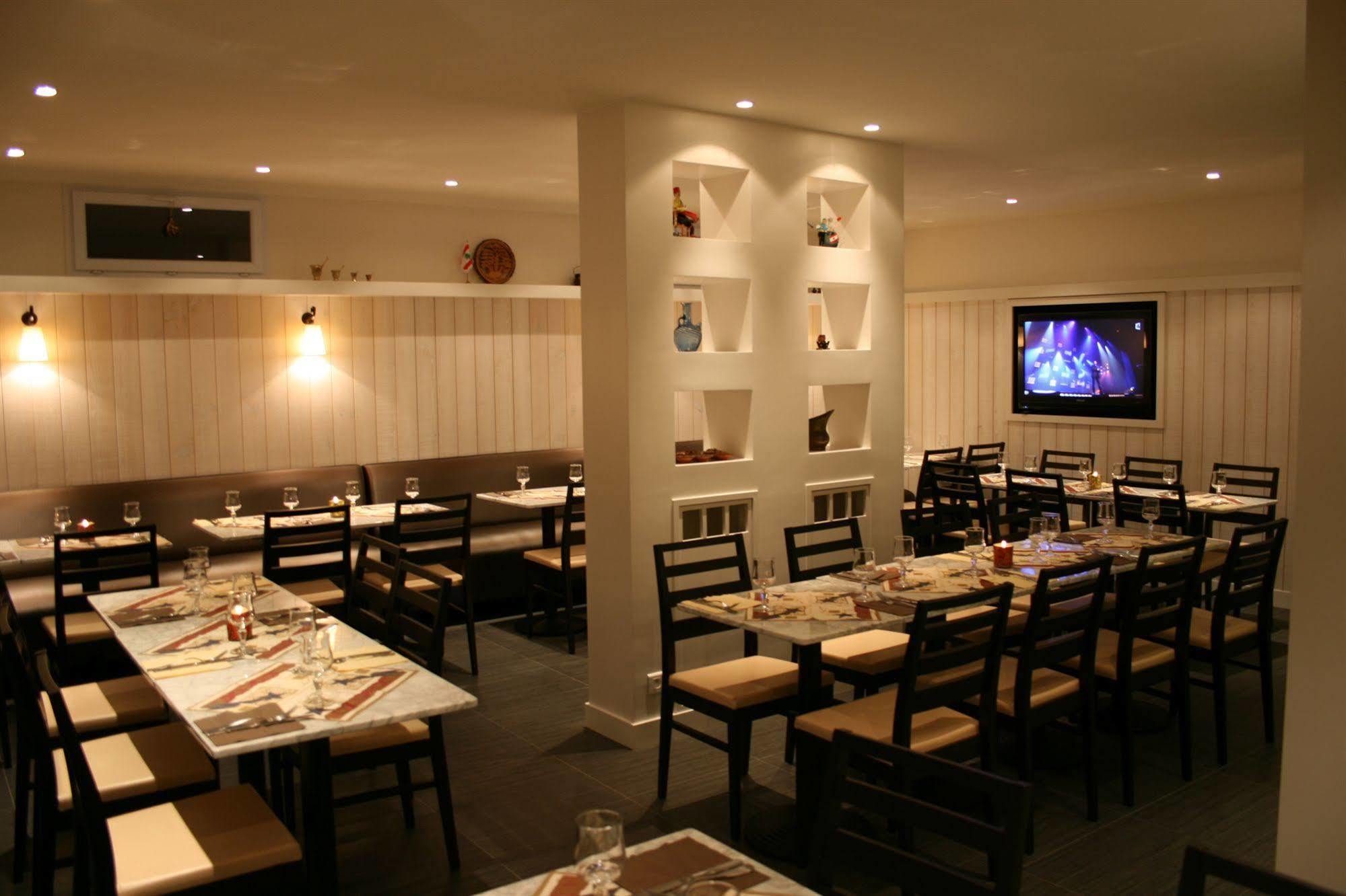 Hotel Restaurant Maison Blanche Rungis Kültér fotó