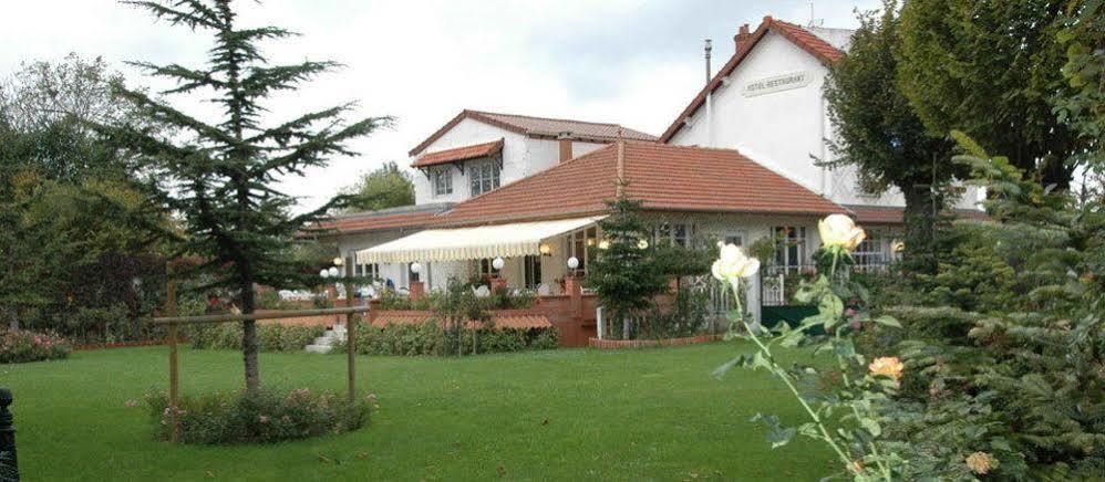 Hotel Restaurant Maison Blanche Rungis Kültér fotó